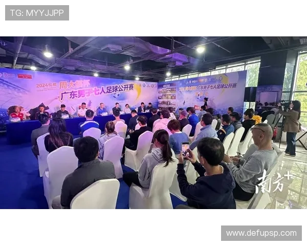 本地足球比赛直播全面开启，社区居民足不出户即可享受现场般的激动人心赛事